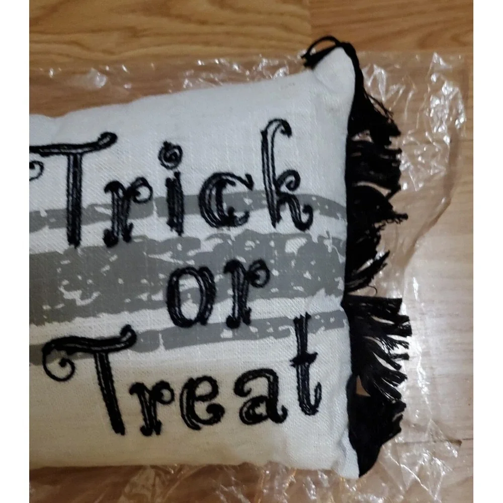 Trick Or Treat Halloween Retro Style Black Cat Fringed Throw Pillow 20 x‎ 10